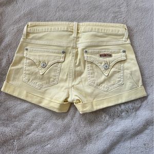 Hudson shorts - creamy yellow.